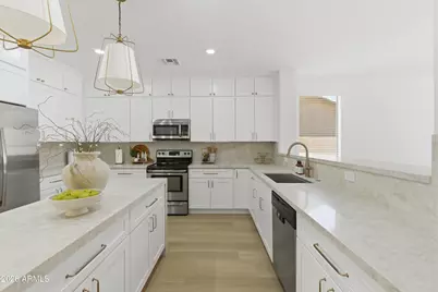 11933 N 140th Lane, Surprise, AZ 85379 - Photo 15
