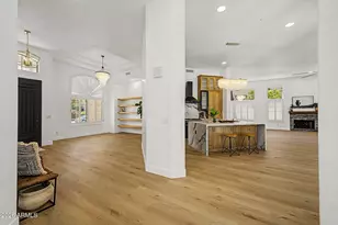 6034 E Anderson Dr, Scottsdale, AZ 85254 - Photo 9