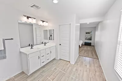654 E Buckingham Avenue, Gilbert, AZ 85297 - Photo 15