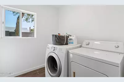 2324 E Oak Street, Phoenix, AZ 85006 - Photo 11