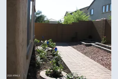2048 W Monte Cristo Avenue, Phoenix, AZ 85023 - Photo 11