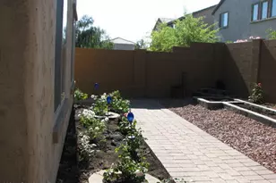 2048 W Monte Cristo Ave, Phoenix, AZ 85023 - Photo 11