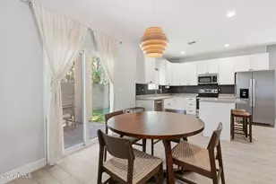 1021 E Odeum Ln, Phoenix, AZ 85040 - Photo 15