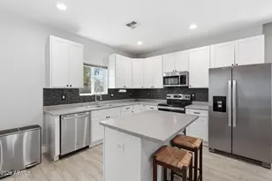 1021 E Odeum Ln, Phoenix, AZ 85040 - Photo 9