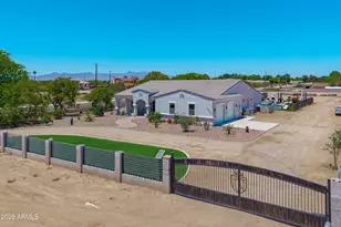 16446 W Pioneer St, Goodyear, AZ 85338 - Photo 3