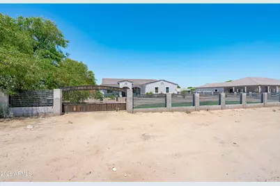 16446 W Pioneer Street, Goodyear, AZ 85338 - Photo 29