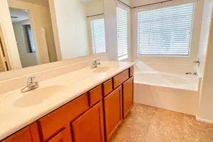 113 E Palomino Dr, Gilbert, AZ 85296 - Photo 13