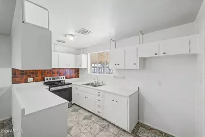 3207 N 54th Avenue, Phoenix, AZ 85031 - Photo 13