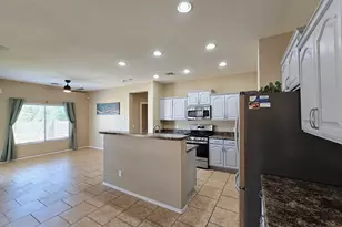 5585 Los Capanos Dr, Sierra Vista, AZ 85635 - Photo 5