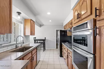 4320 E Clarendon Avenue, Phoenix, AZ 85018 - Photo 11