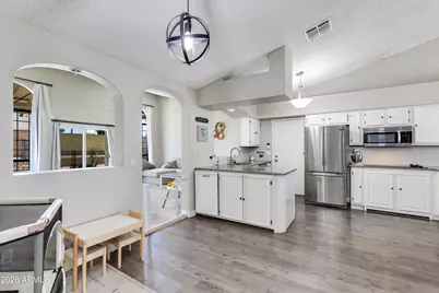 19215 N 11th Place, Phoenix, AZ 85024 - Photo 9
