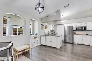 19215 N 11th Pl, Phoenix, AZ 85024 - Photo 9