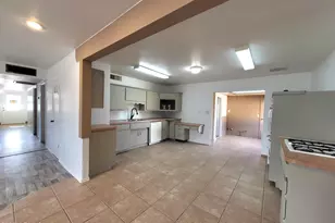 3401 W St Moritz Ln, Phoenix, AZ 85053 - Photo 9