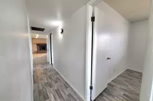 3401 W St Moritz Ln, Phoenix, AZ 85053 - Photo 19