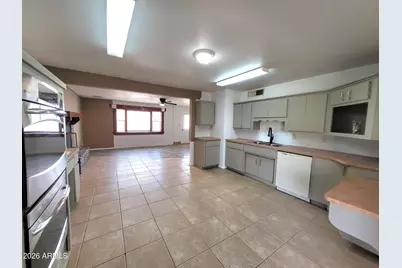 3401 W Saint Moritz Lane, Phoenix, AZ 85053 - Photo 11