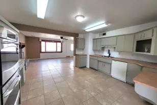 3401 W St Moritz Ln, Phoenix, AZ 85053 - Photo 11