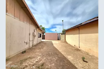 3401 W Saint Moritz Lane, Phoenix, AZ 85053 - Photo 35