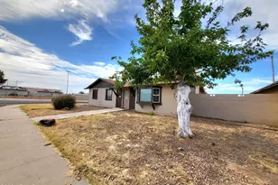 3401 W St Moritz Ln, Phoenix, AZ 85053 - Photo 3
