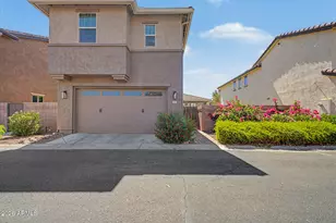 1026 S Reber Ave, Gilbert, AZ 85296 - Photo 5