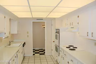 10207 W Kingswood Cir, Sun City, AZ 85351 - Photo 11