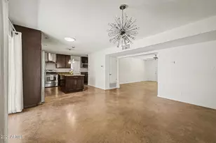 29 E Foothill Dr, Phoenix, AZ 85020 - Photo 9