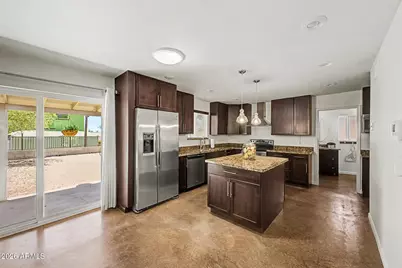 29 E Foothill Drive, Phoenix, AZ 85020 - Photo 11
