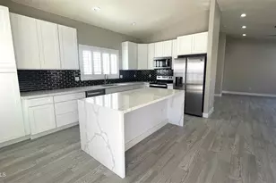 4625 E Dry Creek Rd, Phoenix, AZ 85044 - Photo 9