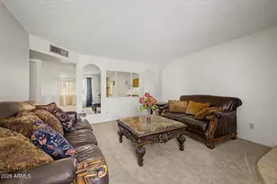 3753 W Dalphin Rd, Phoenix, AZ 85051 - Photo 5