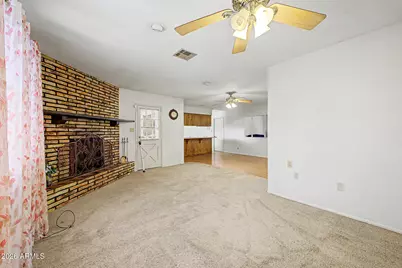 3753 W Dalphin Road, Phoenix, AZ 85051 - Photo 11