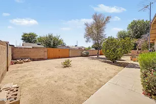 3753 W Dalphin Rd, Phoenix, AZ 85051 - Photo 35