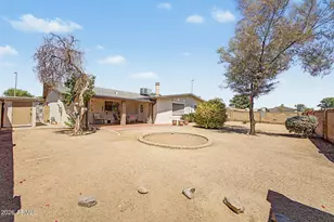 3753 W Dalphin Rd, Phoenix, AZ 85051 - Photo 33