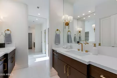 5654 E Mesquite Lane, Phoenix, AZ 85018 - Photo 15