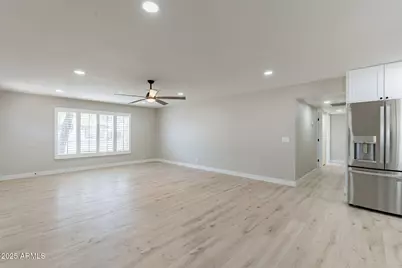 8202 E Piccadilly Road, Scottsdale, AZ 85251 - Photo 11