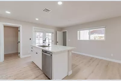 8202 E Piccadilly Road, Scottsdale, AZ 85251 - Photo 17
