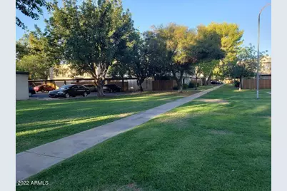 6066 W Golden Lane, Glendale, AZ 85302 - Photo 15