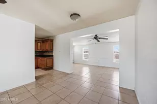 12422 N Cherry Hills Dr E, Sun City, AZ 85351 - Photo 5