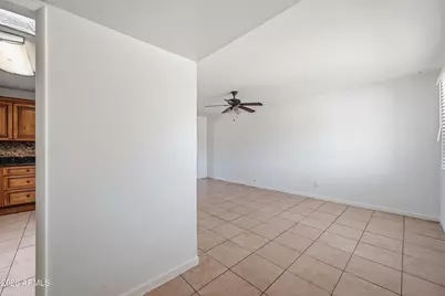 12422 N Cherry Hills Drive E, Sun City, AZ 85351 - Photo 3