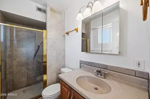 12422 N Cherry Hills Dr E, Sun City, AZ 85351 - Photo 13