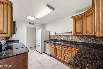 12422 N Cherry Hills Drive E, Sun City, AZ 85351 - Photo 9
