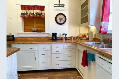 302 Hovland Street, Bisbee, AZ 85603 - Photo 9