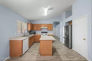 14916 W Acapulco Ln, Surprise, AZ 85379 - Photo 11
