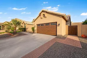 407 W Sagebrush St, Gilbert, AZ 85233 - Photo 11