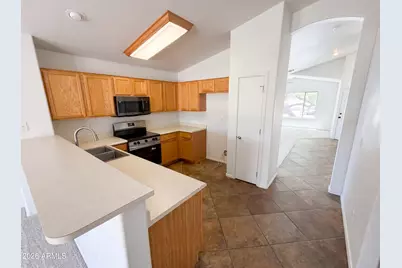 8271 N 112th Avenue, Peoria, AZ 85345 - Photo 13