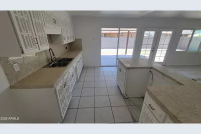 8017 W Meadowbrook Avenue, Phoenix, AZ 85033 - Photo 11
