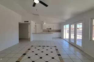 8017 W Meadowbrook Ave, Phoenix, AZ 85033 - Photo 7