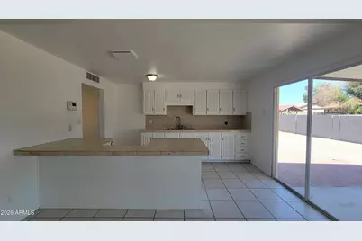 8017 W Meadowbrook Avenue, Phoenix, AZ 85033 - Photo 9