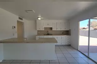 8017 W Meadowbrook Ave, Phoenix, AZ 85033 - Photo 9