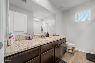 8037 W Agora Ln, Phoenix, AZ 85043 - Photo 17