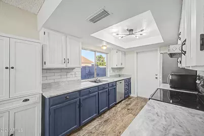 2956 W Sandra Terrace, Phoenix, AZ 85053 - Photo 7