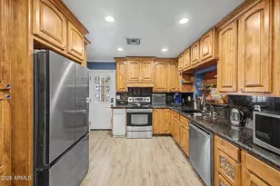 2110 W Morrow Dr, Phoenix, AZ 85027 - Photo 15